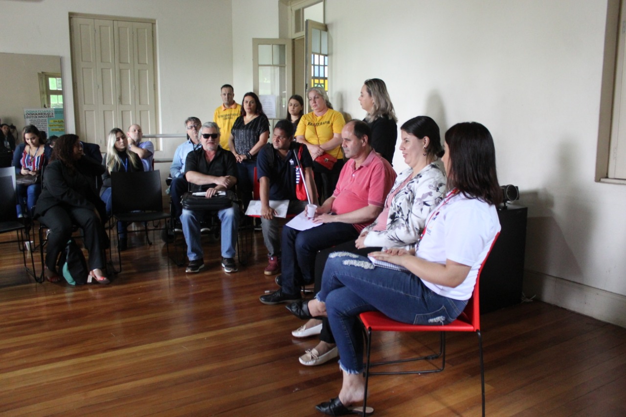 Equipe da ADEVIC e palestrantes do evento